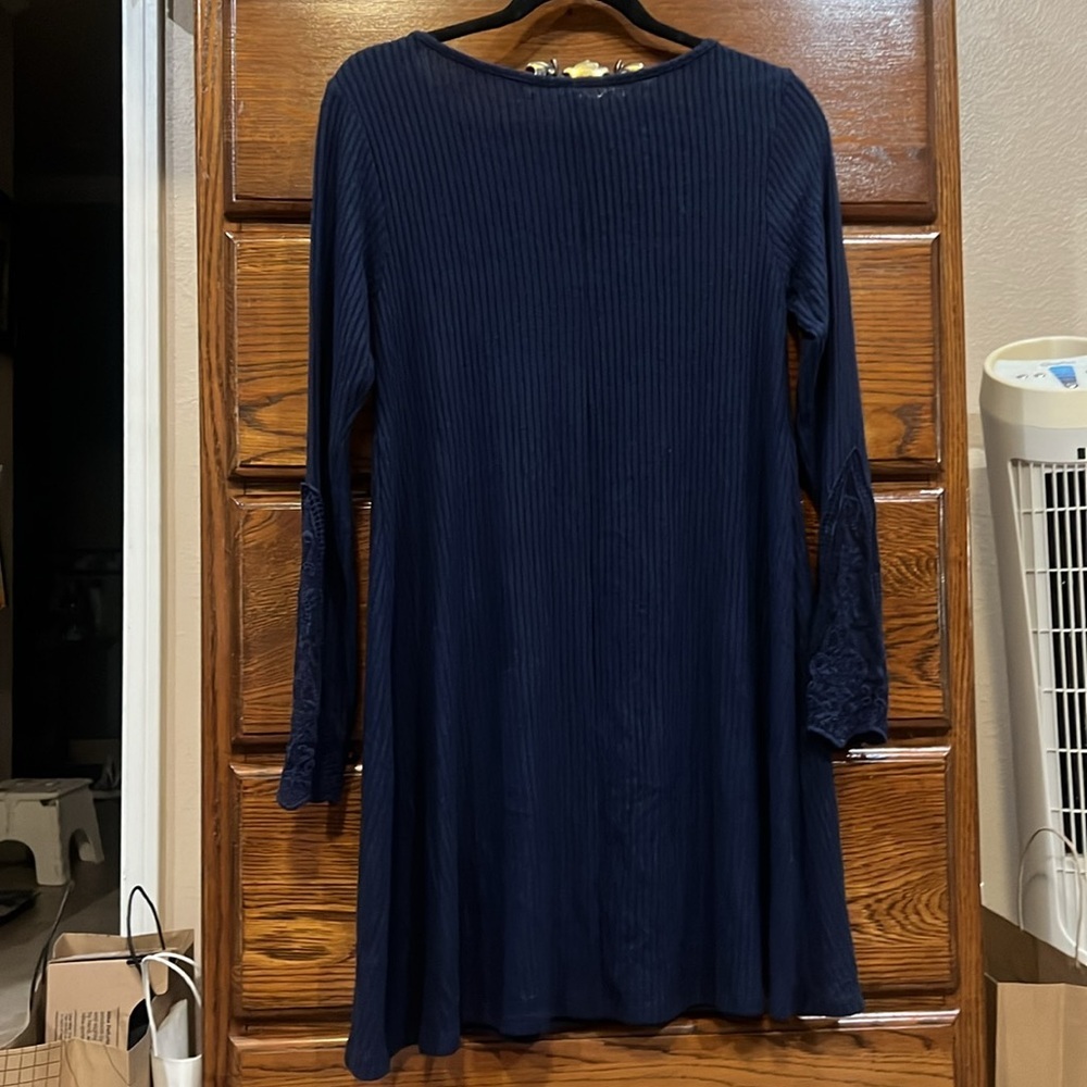 Francesca’s Dress - Picture 4 of 4